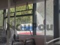 Άλιμος: Λεωφορείο συγκρούστηκε με φορτηγό στην Ποσειδώνος, έσπασε το πίσω τζάμι και θραύσματα έπεσαν σε επιβάτες