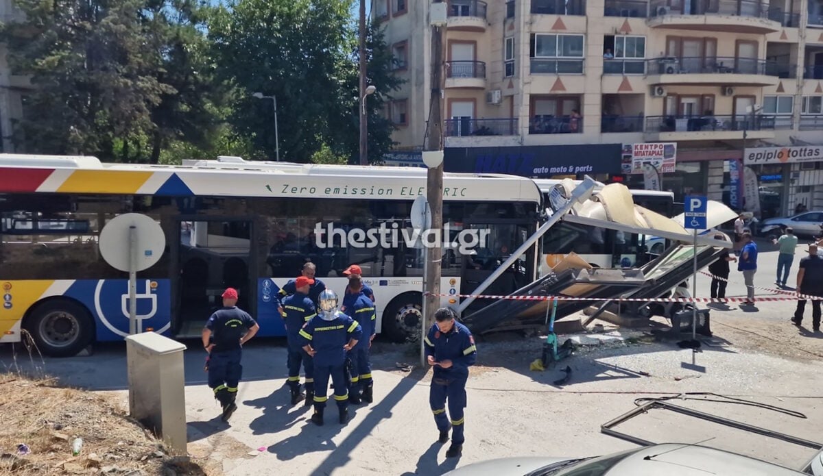 Θεσσαλονίκη: Ηλεκτρικό λεωφορείο έπεσε σε στάση – 4 τραυματίες