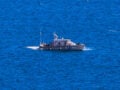 Ανατροπή σκάφους στην Κυλλήνη: Αγωνία για τον χειριστή που αγνοείται