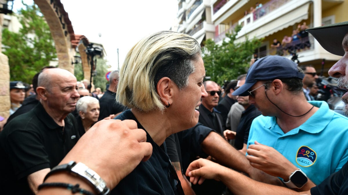 Γιώργος Μαζωνάκης: «Ζητάμε την παραδειγματική τιμωρία των γιατρών για τον άδικο χαμό του – Δεν το χωράει το μυαλό μου», λέει η αδερφή του Μαρία 1 Γιώργος Μαζωνάκης: «Ζητάμε την παραδειγματική τιμωρία των γιατρών για τον άδικο χαμό του – Δεν το χωράει το μυαλό μου», λέει η αδερφή του Μαρία