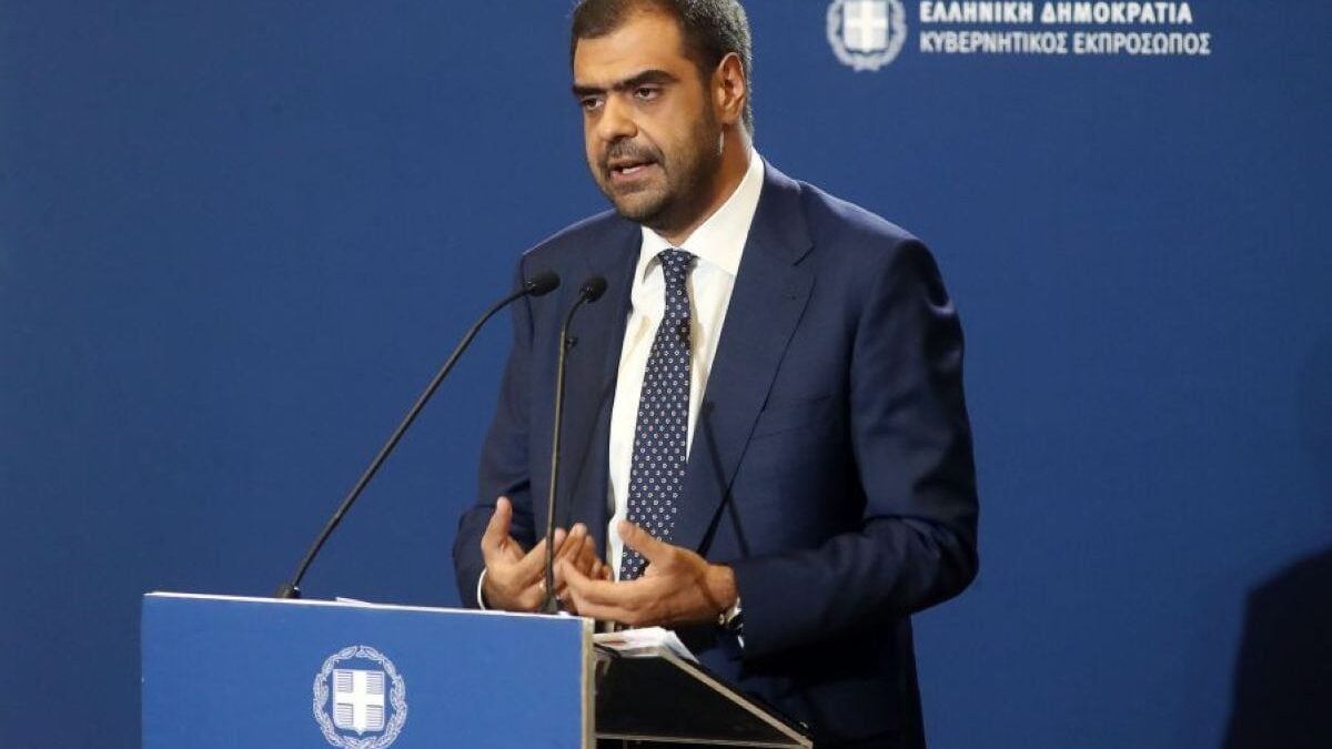 Μαρινάκης: «Εγχειρίδιο πολιτικής απάτης» το πρόγραμμα Τσίπρα – «Πρωθυπουργός των μουσαμάδων» 1 Μαρινάκης: «Εγχειρίδιο πολιτικής απάτης» το πρόγραμμα Τσίπρα – «Πρωθυπουργός των μουσαμάδων»