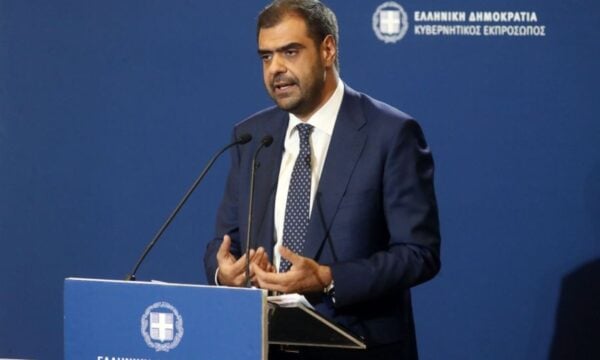 Μαρινάκης: «Εγχειρίδιο πολιτικής απάτης» το πρόγραμμα Τσίπρα – «Πρωθυπουργός των μουσαμάδων»