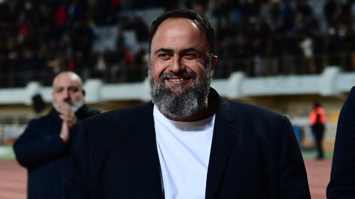 Η κόντρα Βαγγέλη Μαρινάκη και Ιβάν Σαββίδη για τα τηλεοπτικά και το πουρμπουάρ των 100.000 ευρώ στη σερβιτόρα 1 Η κόντρα Βαγγέλη Μαρινάκη και Ιβάν Σαββίδη για τα τηλεοπτικά και το πουρμπουάρ των 100.000 ευρώ στη σερβιτόρα