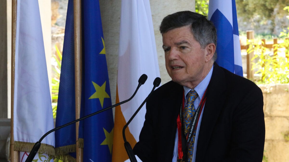 Ο εφοπλιστής Αθανάσιος Μαρτίνος καταγγέλλει απάτη με βίντεο AI: «Είναι απολύτως ψευδές και παραπλανητικό» 1 Ο εφοπλιστής Αθανάσιος Μαρτίνος καταγγέλλει απάτη με βίντεο AI: «Είναι απολύτως ψευδές και παραπλανητικό»