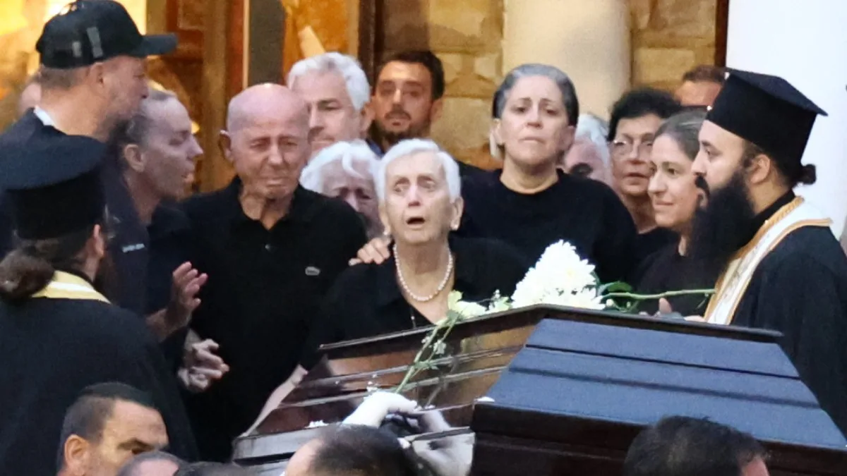 Μαζωνάκης: Τι κυκλοφόρησε για τον οικογενειακό τάφο του Γιώργου λίγες ώρες πριν την κηδεία