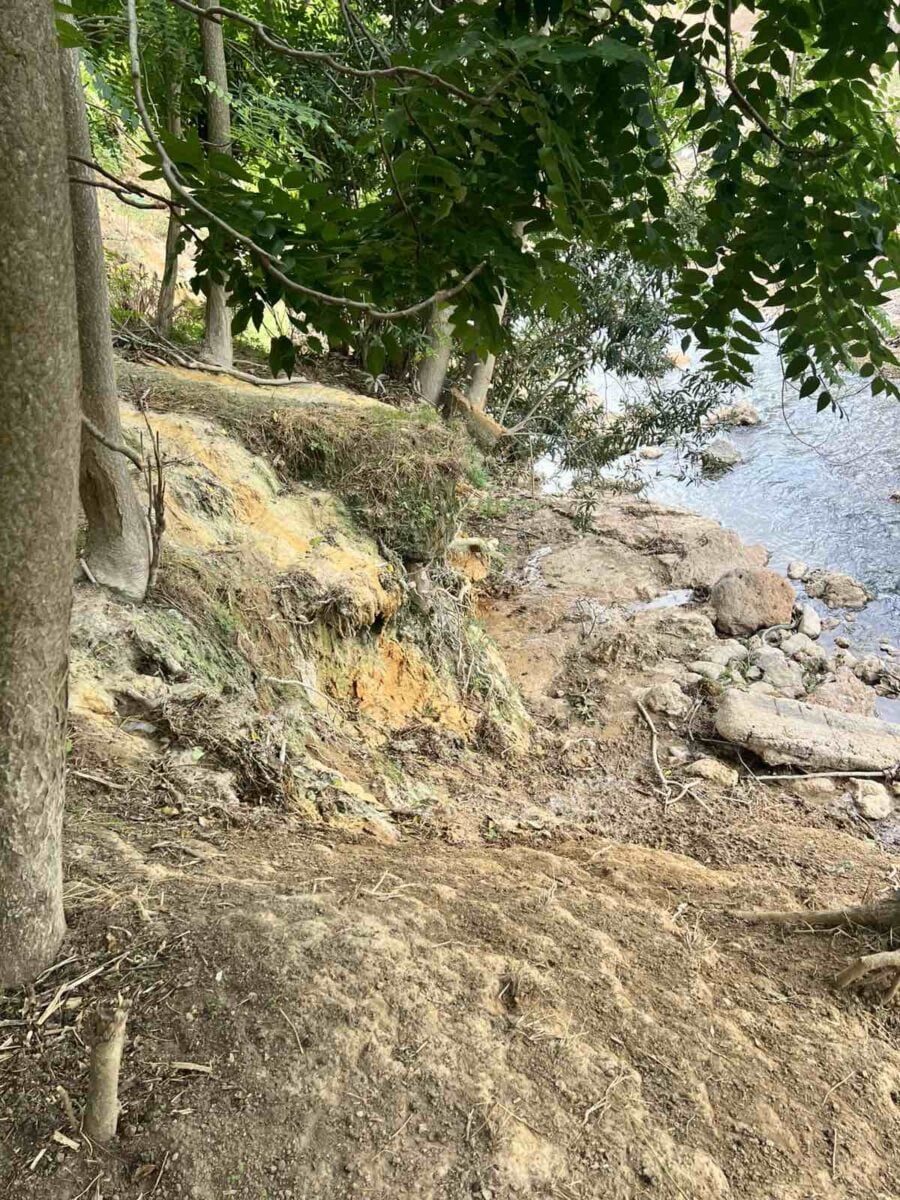 Μεταμόρφωση: Απόβλητα μονάδας σκυροδέματος στον Κηφισό – Συνελήφθη 55χρονος 15 Μεταμόρφωση: Απόβλητα μονάδας σκυροδέματος στον Κηφισό – Συνελήφθη 55χρονος