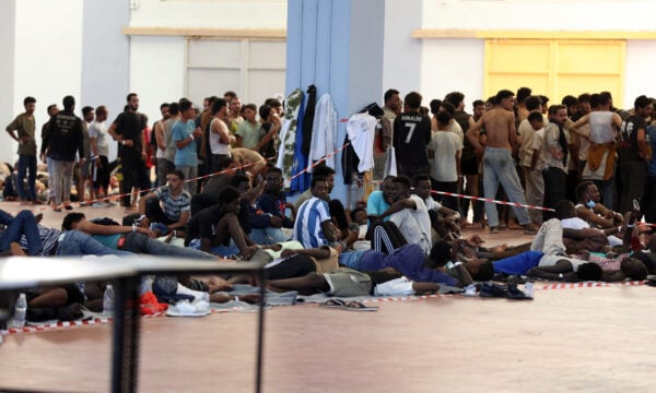 Μεταναστευτικό: Η Αθήνα παρουσιάζει την Πέμπτη στην ΕΕ τον «έκτακτο μηχανισμό» – Αναστολή ασύλου, άμεσες επιστροφές και return hubs
