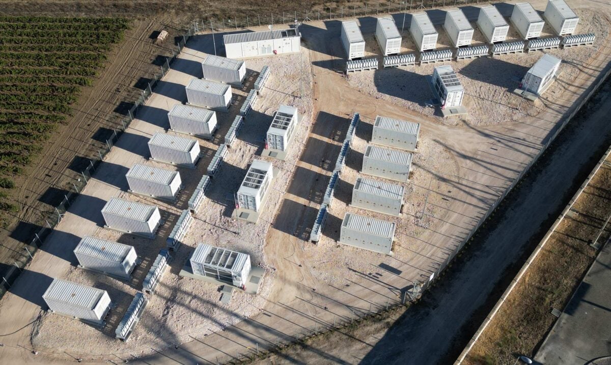 Metlen και Dolomiti Energia: Νέο σύστημα μπαταριών 25 MW εγκαινιάστηκε στην Απουλία