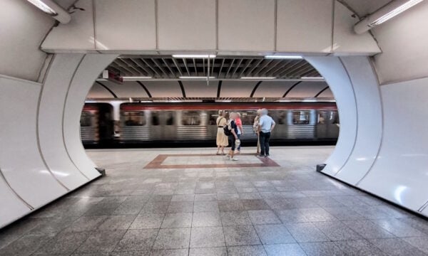 Μετρό: Από σήμερα Δευτέρα έως Πέμπτη οι σταθμοί Ελαιώνας, Κεραμεικός και Μοναστηράκι θα κλείνουν στις 21:40