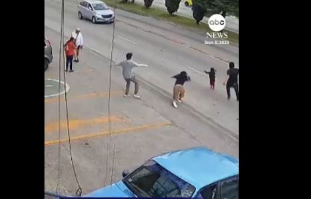 Μεξικό: Εργαζόμενος σούπερ μάρκετ σώζει 3χρονο κοριτσάκι λίγο πριν το χτυπήσει αυτοκίνητο