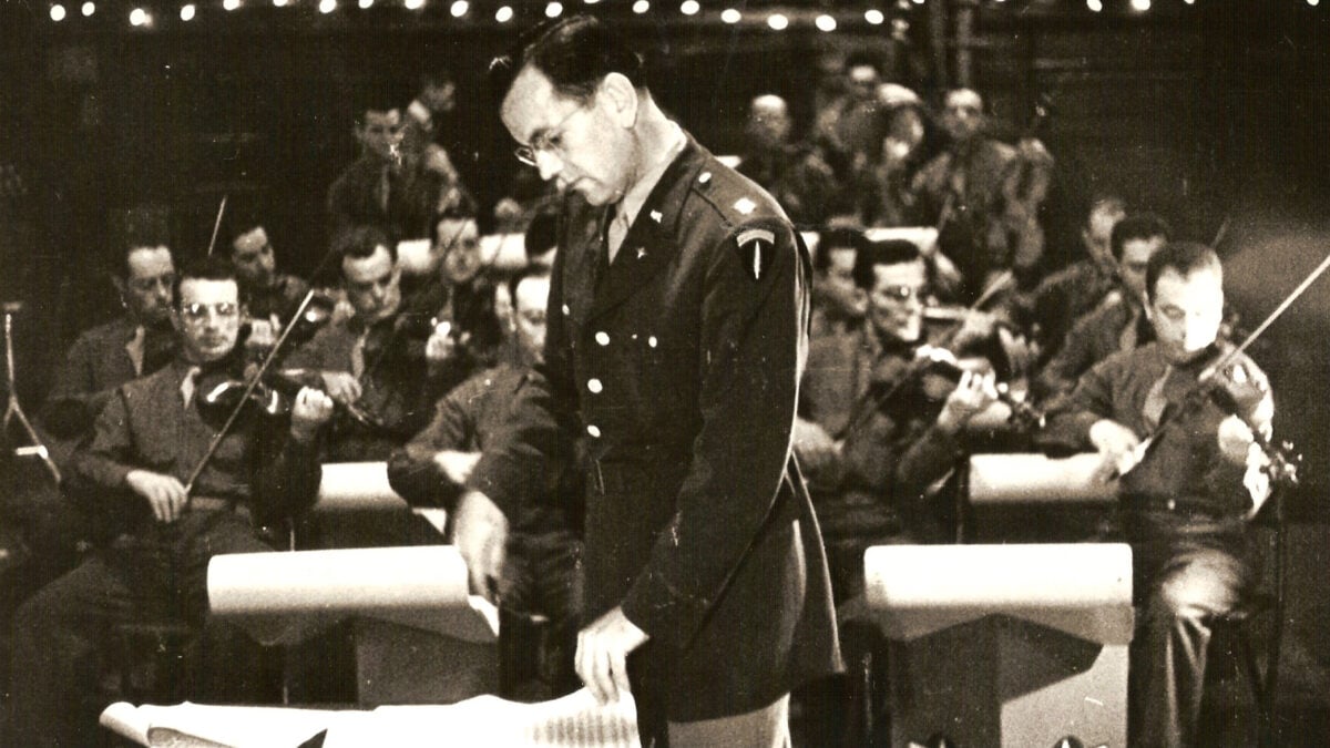 Το μυστήριο της εξαφάνισης του Glenn Miller: Τι συνέβη στο αεροπλάνο του διάσημου μουσικού 1 Το μυστήριο της εξαφάνισης του Glenn Miller: Τι συνέβη στο αεροπλάνο του διάσημου μουσικού