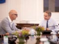 Συνάντηση Μητσοτάκη με τον διευθύνοντα σύμβουλο του Ομίλου Telekom