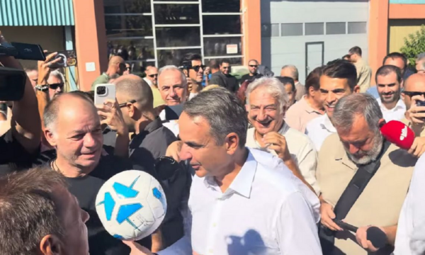 ΔΕΘ 2026: Ο διάλογος του Κυριάκου Μητσοτάκη με τον πρόεδρο του Απόλλωνα Καλαμαριάς – Βίντεο