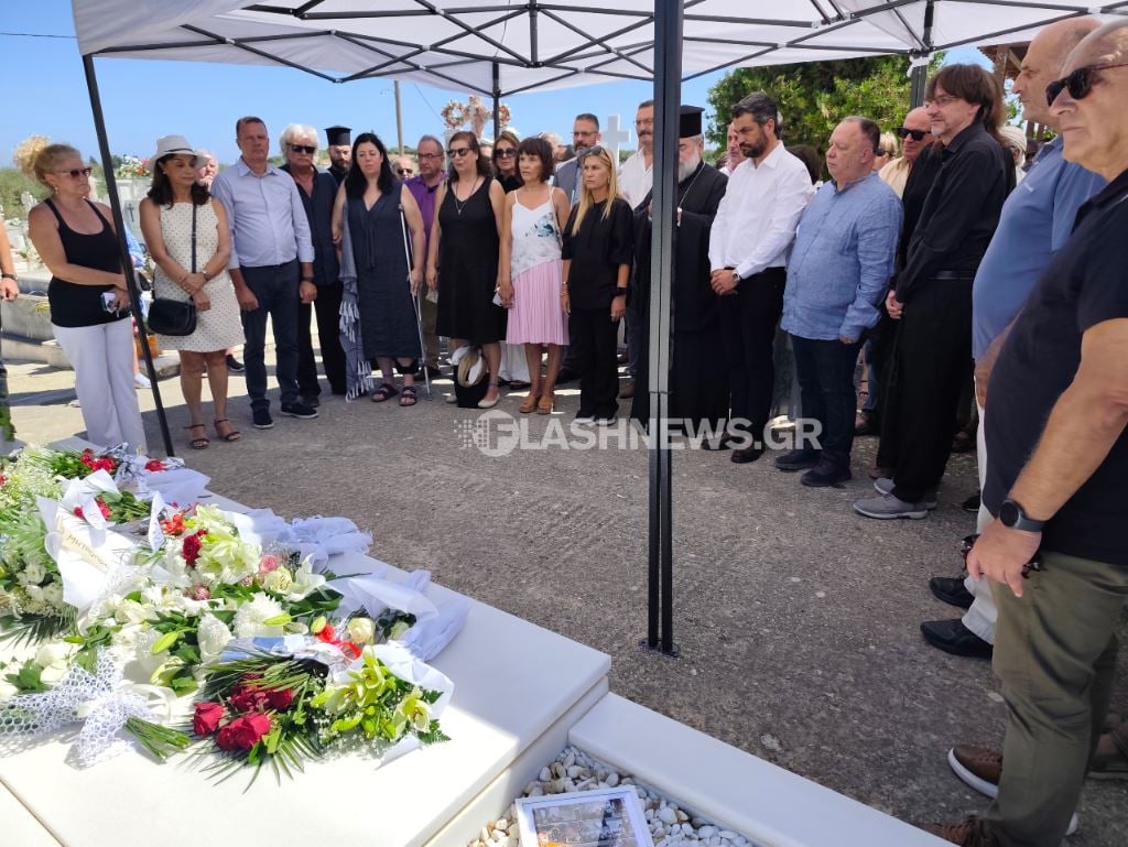 Το μνημόσυνο του Μίκη Θεοδωράκη / Φωτο flashnews.gr
