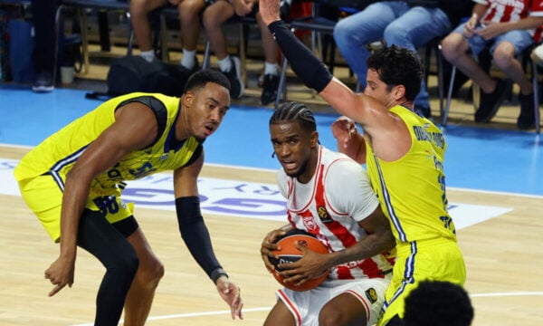 Ολυμπιακός – Μάκαμπι Τελ Αβίβ 77-72: Με κορυφαίους τους Ντόρσεϊ και Εντιάι κατέκτησαν το τουρνουά Κύπρου οι Πειραιώτες