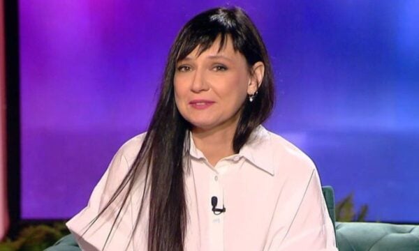 Αθηναΐς Νέγκα: «Ο σύντροφός μου δεν με αφήνει να μιλάω πάρα πολύ για εκείνον» – «Δεν κάνω για την τηλεόραση»
