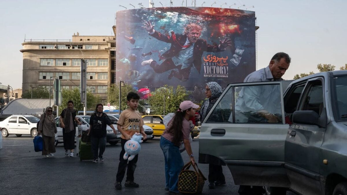 Ιράν ανεβάζει επικίνδυνα την ένταση με τις ΗΠΑ – Στενά του Ορμούζ, χτυπήματα σε τάνκερ και φόβος γενικευμένου πολέμου 3 Ιράν ανεβάζει επικίνδυνα την ένταση με τις ΗΠΑ – Στενά του Ορμούζ, χτυπήματα σε τάνκερ και φόβος γενικευμένου πολέμου