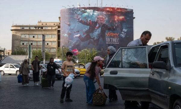 Ιράν ανεβάζει επικίνδυνα την ένταση με τις ΗΠΑ – Στενά του Ορμούζ, χτυπήματα σε τάνκερ και φόβος γενικευμένου πολέμου