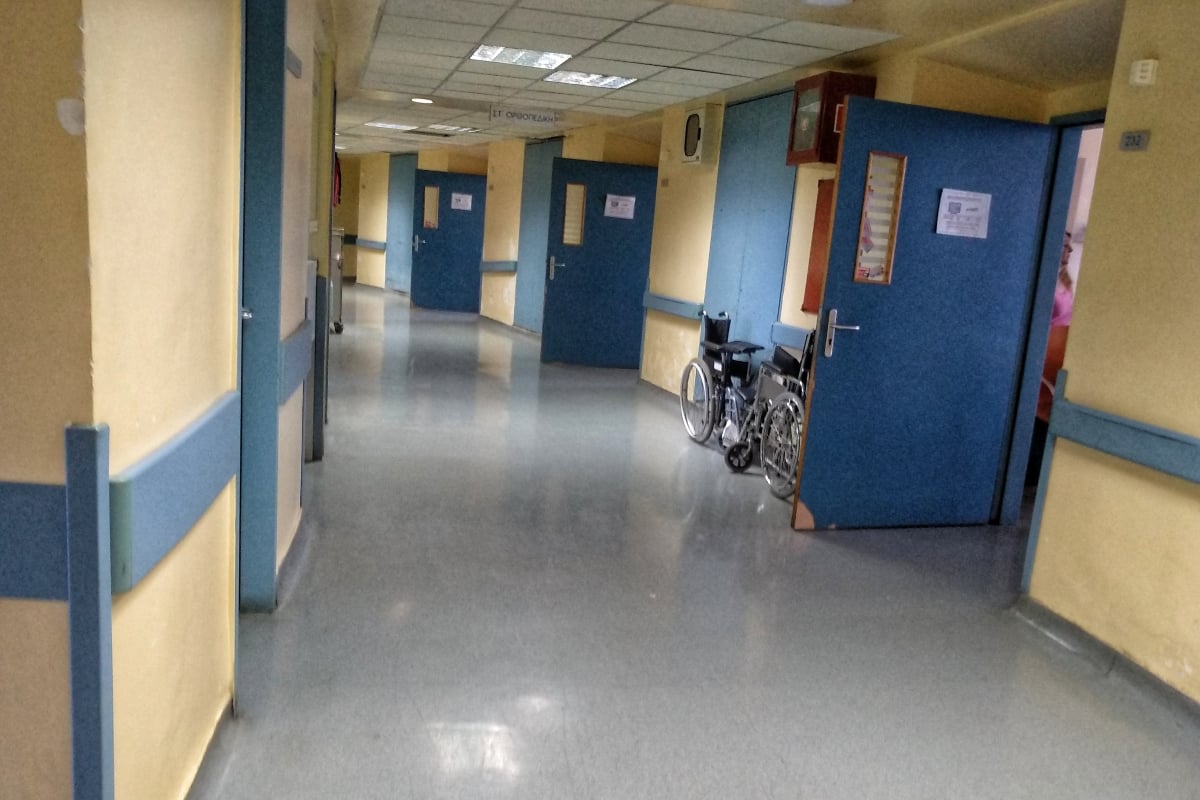 Πρέβεζα: Πατέρας λέει «Μου πήραν τα παιδιά και δεν με αφήνουν να τα δω» – «Κοιμήθηκα στο αυτοκίνητο έξω από το νοσοκομείο»