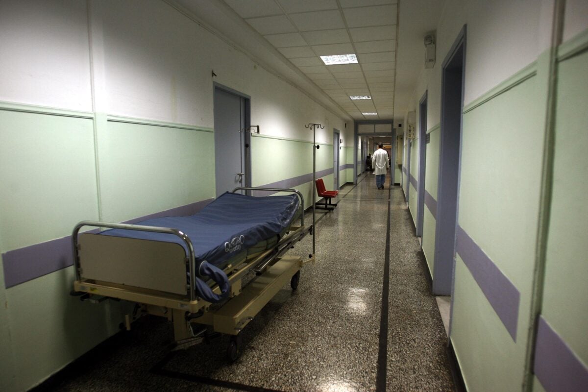Πρέβεζα: Εισαγγελική παρέμβαση και μαρτυρίες για τα τρία παιδιά που βρέθηκαν υποσιτισμένα, το τελευταίο τηλεφώνημα της μητέρας