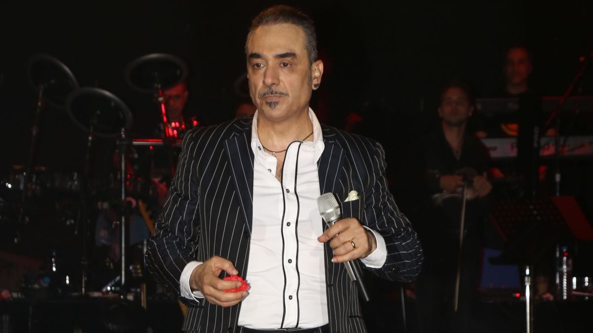 Νότης Σφακιανάκης: Πουλάει τη βίλα του στα Νότια Προάστια και απομακρύνεται από τα φώτα 4 Νότης Σφακιανάκης: Πουλάει τη βίλα του στα Νότια Προάστια και απομακρύνεται από τα φώτα