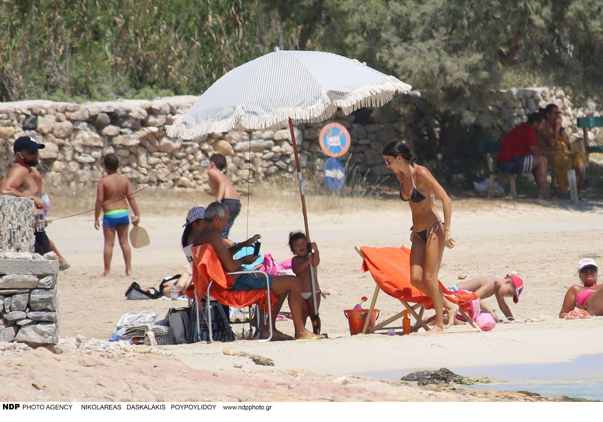 Άννα Βίσση: Όσα δεν κατέγραψαν οι κάμερες – Η σφιχτή αγκαλιά με τη Δήμητρα Κούστα μετά τη συναυλία στο ΟΑΚΑ (Βίντεο) 30 Άννα Βίσση: Όσα δεν έδειξαν οι κάμερες - Η σφιχτή αγκαλιά με την Δήμητρα Κούστα στο τέλος της συναυλίας στο ΟΑΚΑ (Βίντεο)