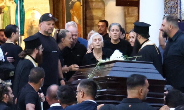 Γιώργος Μαζωνάκης: Η οικογένεια σε γνωστή ταβέρνα για την ψαρόσουπα – Το βαρύ κλίμα στο τραπέζι