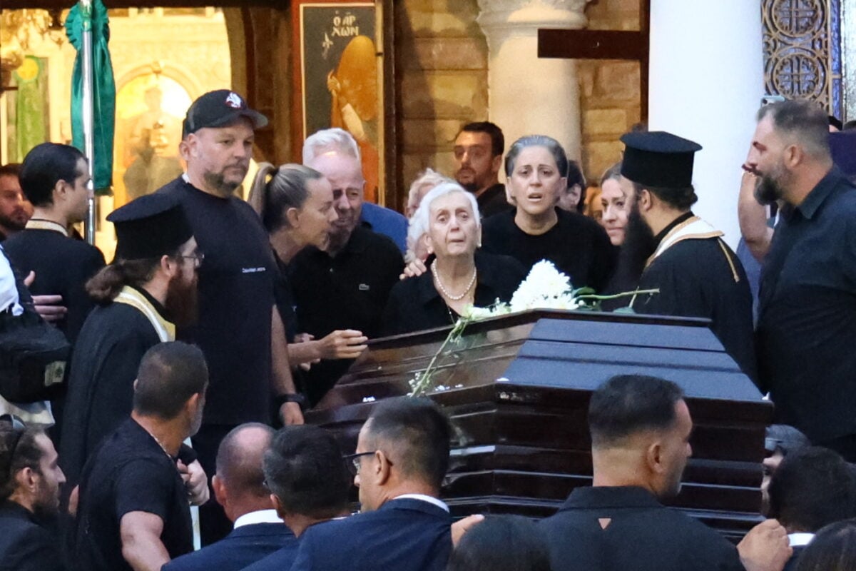 Γιώργος Μαζωνάκης: Η οικογένεια σε γνωστή ταβέρνα για την ψαρόσουπα – Το βαρύ κλίμα στο τραπέζι