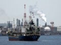 Brent κάτω από τα 100 δολάρια, σε πτώση και το φυσικό αέριο με φόντο τα σημάδια προόδου στις συνομιλίες μεταξύ ΗΠΑ και Ιράν