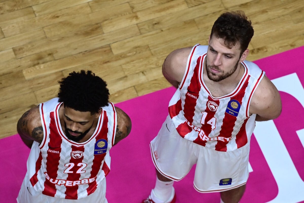 Super Cup: Ολυμπιακός και ΠΑΟΚ διεκδικούν το τρόπαιο – Η ώρα και το κανάλι του τελικού