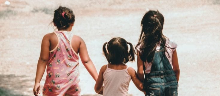 Δημοτικά τέλη: Δήμος της Αττικής ανακοίνωσε την πλήρη απαλλαγή για νέους γονείς, με ετήσιο εισόδημα έως 20.000 ευρώ