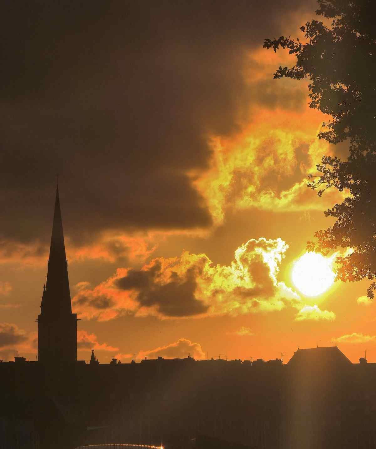 Αναστασία Παντούση: Ποζάρει τόπλες στο κρεβάτι και «ρίχνει» το Instagram με φωτογραφίες από τις διακοπές της 13 Παντούση