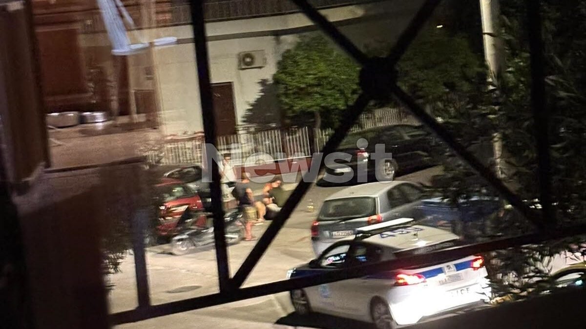 Πατήσια: Βίντεο ντοκουμέντο από την ένοπλη επίθεση - Τραυματισμένος ο 55χρονος δέχεται πρώτες βοήθειες 1 Πατήσια: Βίντεο ντοκουμέντο από την ένοπλη επίθεση – Τραυματισμένος ο 55χρονος δέχεται πρώτες βοήθειες