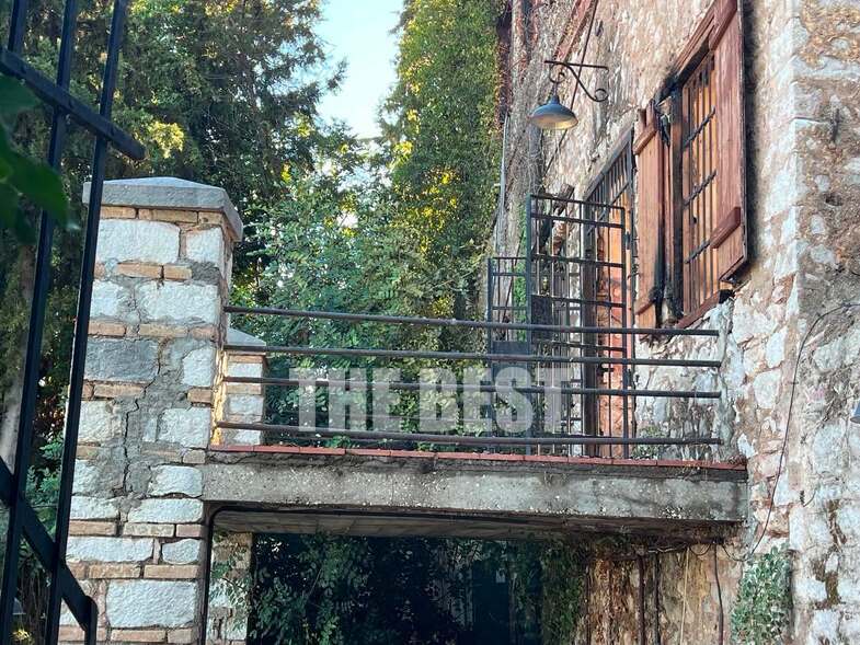Achaia Clauss: Η εικόνα της καταστροφής από τη φωτιά στο εμβληματικό οινοποιείο της Πάτρας – Ματαιώθηκε ο Ανοιχτός Τρύγος