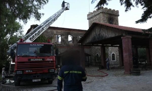 Achaia Clauss: Η εικόνα της καταστροφής από τη φωτιά στο εμβληματικό οινοποιείο της Πάτρας – Ματαιώθηκε ο Ανοιχτός Τρύγος