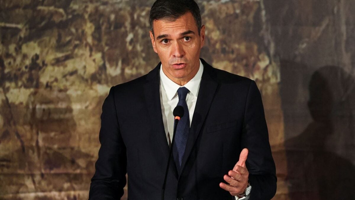 Ισπανία: Ο Σάντσεθ αθωώνει το Μαρόκο για τη μαζική είσοδο 70.000 μεταναστών στη Θέουτα - Τι αναφέρει έκθεση της αστυνομίας 2 Ισπανία: Ο Σάντσεθ αθωώνει το Μαρόκο για τη μαζική είσοδο 70.000 μεταναστών στη Θέουτα – Τι αναφέρει έκθεση της αστυνομίας