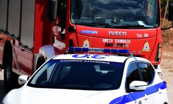 Πυροσβεστική: Τέσσερις συλλήψεις για εμπρησμούς σε Πάρο, Τρίκαλα, Ρόδο, Χαλκιδική