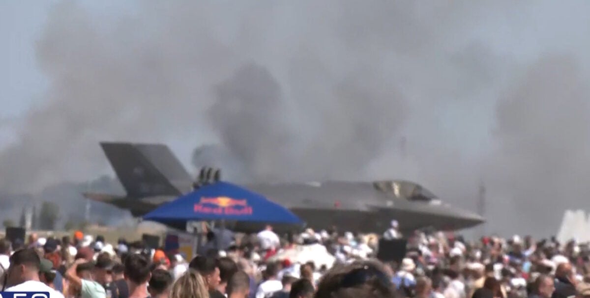 Τανάγρα: Ατύχημα με Phantom στο Athens Flying Week 2026 – Έπεσε κατά τη διάρκεια επίδειξης