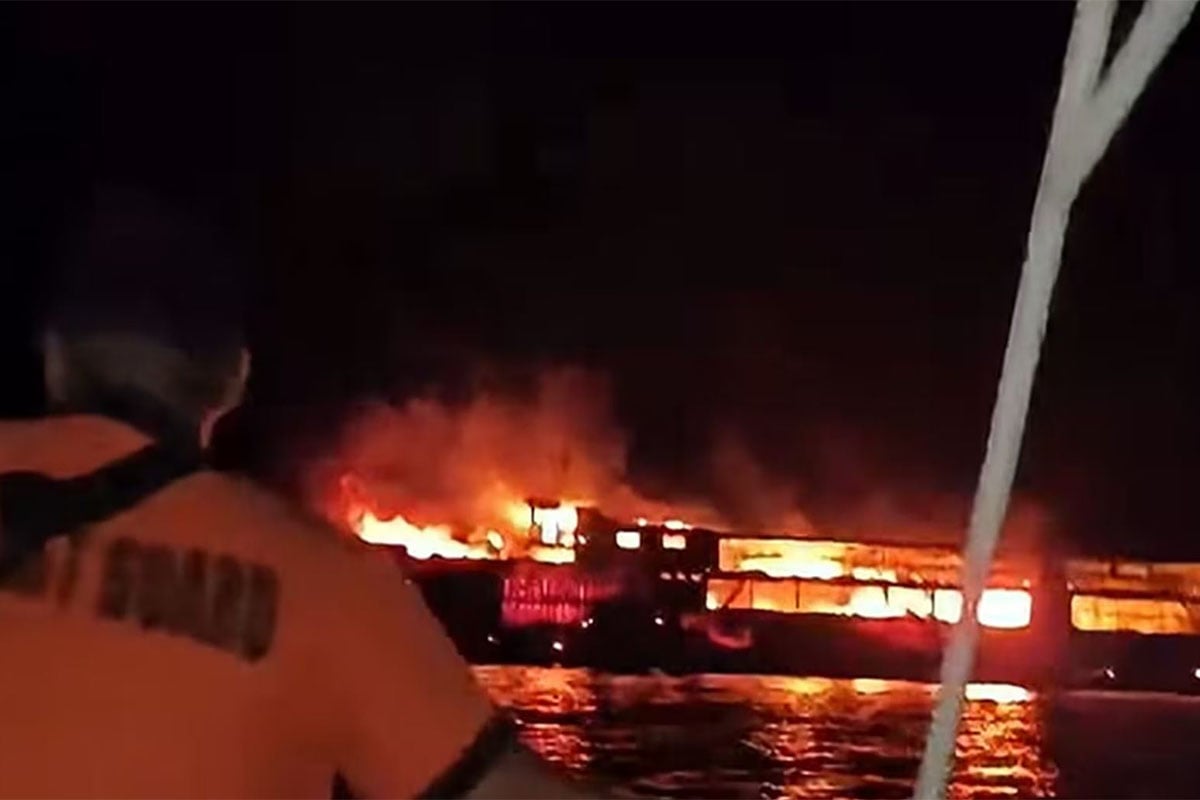 Τραγωδία στις Φιλιππίνες: Πέντε νεκροί και 87 αγνοούμενοι από πυρκαγιά σε φέρι μποτ