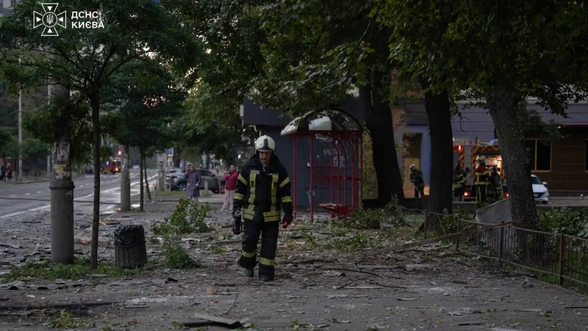 Ουκρανία: Ένας νεκρός και 56 τραυματίες από ρωσικά πλήγματα – Νέα νυχτερινή επίθεση στο Κίεβο 5 Ουκρανία: Ένας νεκρός και 56 τραυματίες από ρωσικά πλήγματα – Νέα νυχτερινή επίθεση στο Κίεβο