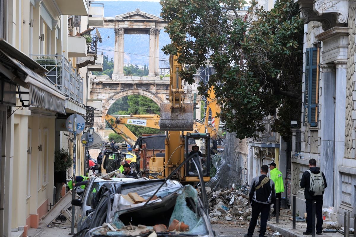 Έκρηξη στην Πλάκα: Μετά την κατάρρευση του κτιρίου βρέθηκε και δεύτερη σορός αγνοουμένου