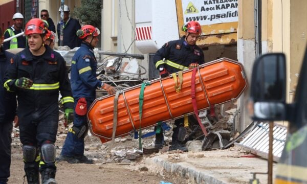 Πλάκα: Η πρεσβεία ενημέρωσε 12 ώρες μετά την έκρηξη – «Προσπαθώ να παραμείνω δυνατός», λέει ξάδερφος δύο θυμάτων