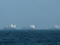 Δεξαμενόπλοιο χτυπήθηκε από πύραυλο στα Στενά του Ορμούζ, τραυματίστηκαν δύο μέλη του πληρώματος