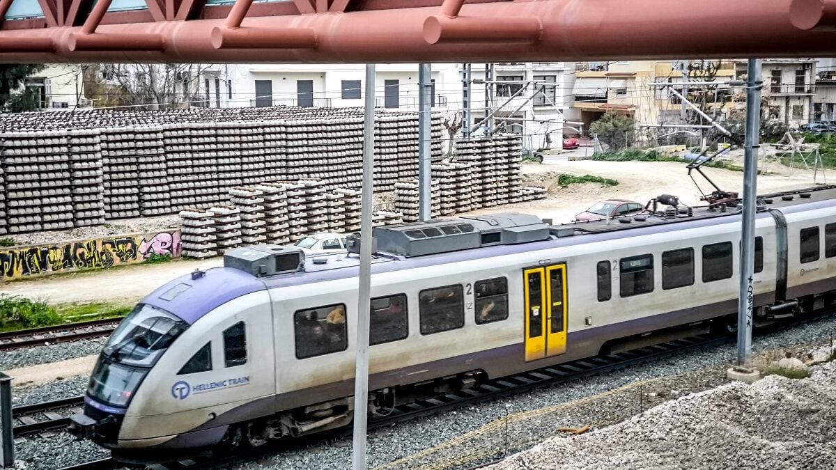 Κόρινθος: Άνδρας ανασύρθηκε χωρίς τις αισθήσεις του από συρμό Προαστιακού 1 Κόρινθος: Άνδρας ανασύρθηκε χωρίς τις αισθήσεις του από συρμό Προαστιακού
