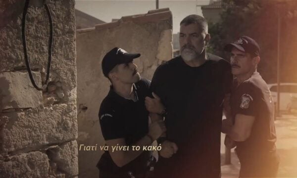 Δυο μαύρα πουκάμισα | Το τραγούδι της σειράς | Video Clip