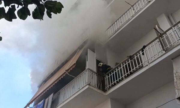 Φωτιά σε διαμέρισμα στην Κόρινθο