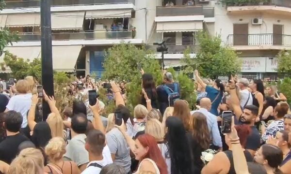 Γιώργος Μαζωνάκης: Πλήθος κόσμου στο λαικό προσκύνημα στον Ιερό Ναό Αγίας Τριάδας στη Νίκαια (13/09/26)