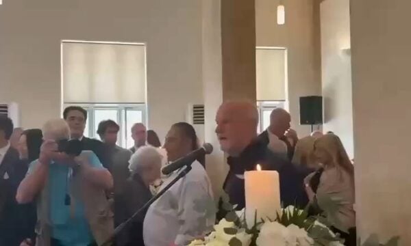 Γιώργος Παπανδρέου στην κηδεία της Μαργαρίτας Παπανδρέου: «Η μάνα μας δεν γεννήθηκε, αλλά έγινε Ελληνίδα, πάλεψε για την Ελλάδα»