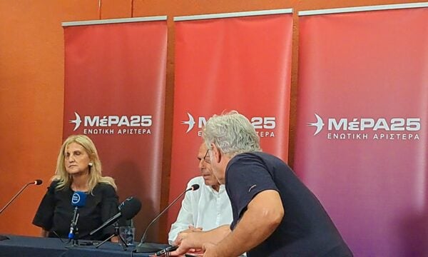 “Οι νέοι παρασύρονται από τις σειρήνες του φασισμού” / Βαρουφάκης από Θεσσαλονίκη