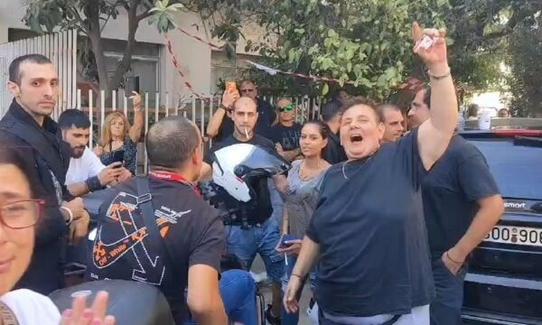 Τελευταίο «αντίο» στον Γιώργο Μαζωνάκη με το «θέλω να γυρίσω στα παλιά»